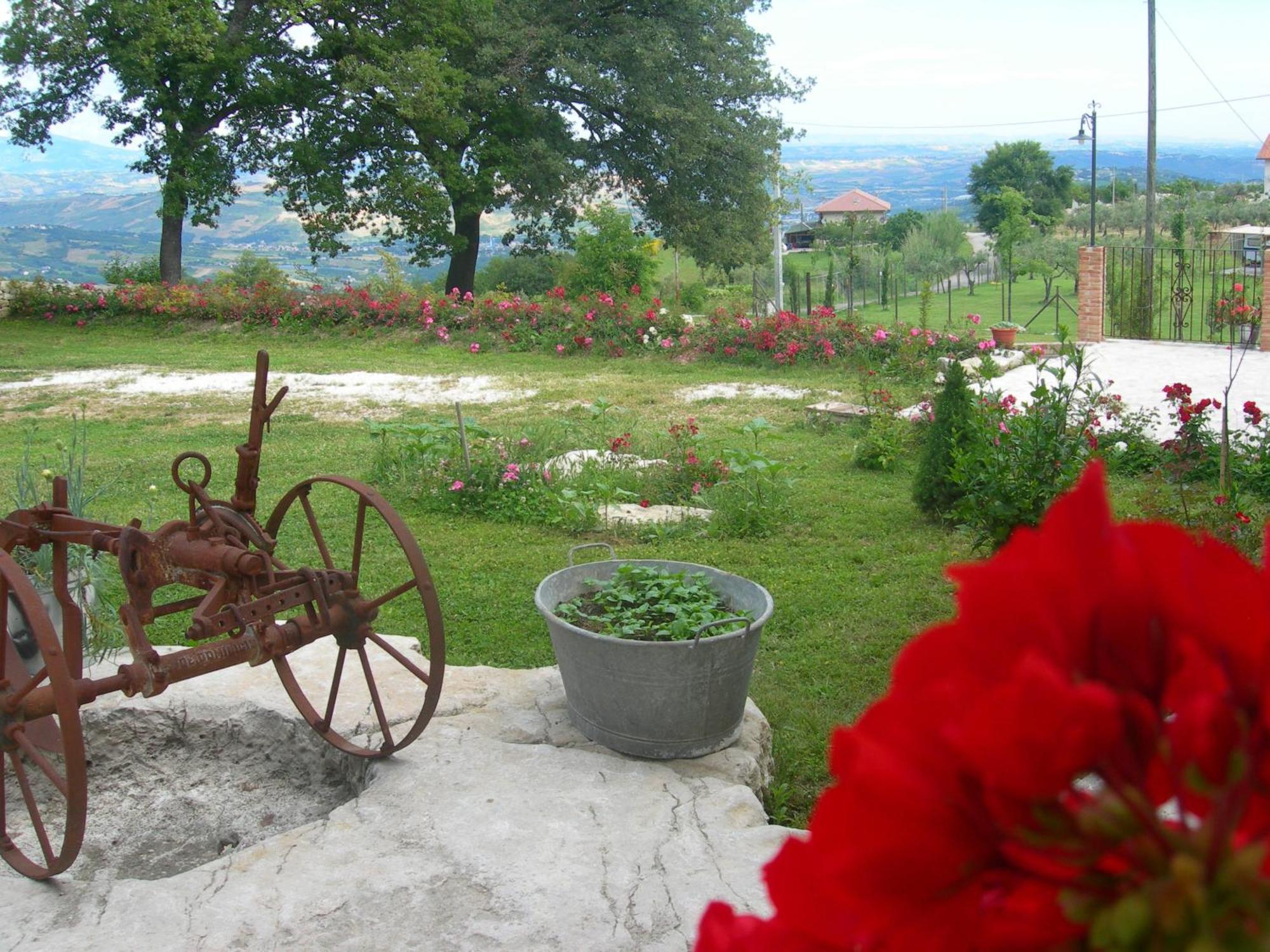 Agriturismo Borgo San Martino Villa Abbateggio Bagian luar foto