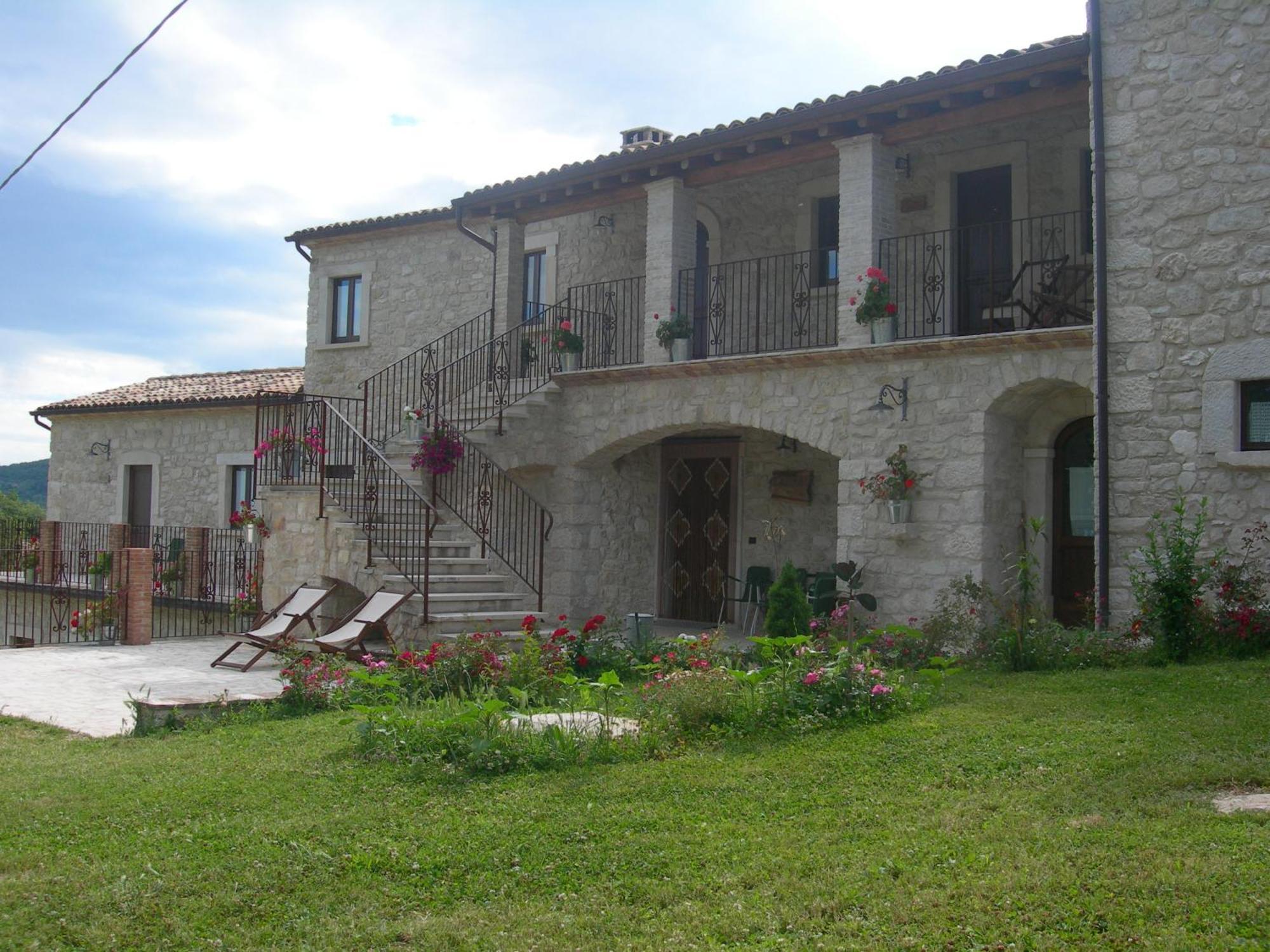 Agriturismo Borgo San Martino Villa Abbateggio Bagian luar foto