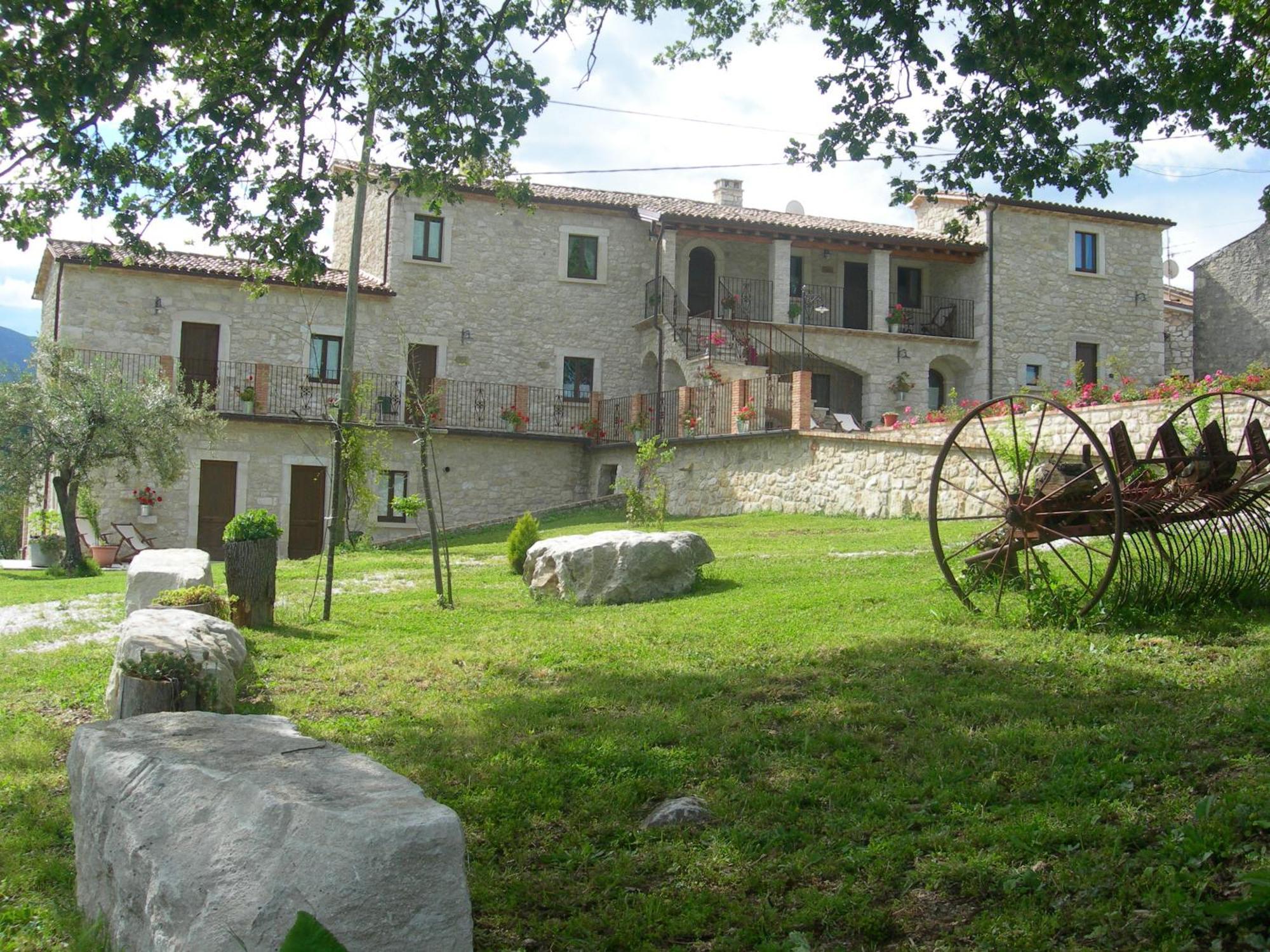 Agriturismo Borgo San Martino Villa Abbateggio Bagian luar foto