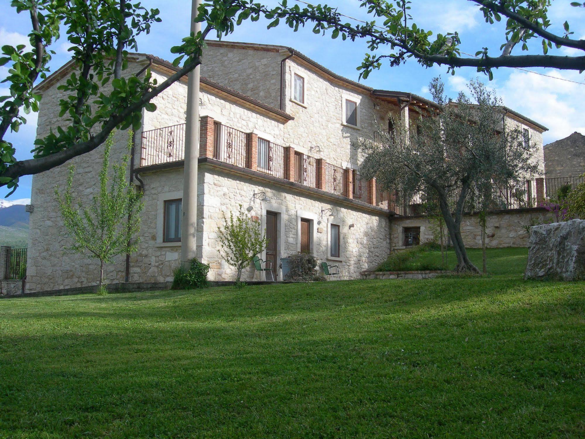 Agriturismo Borgo San Martino Villa Abbateggio Bagian luar foto