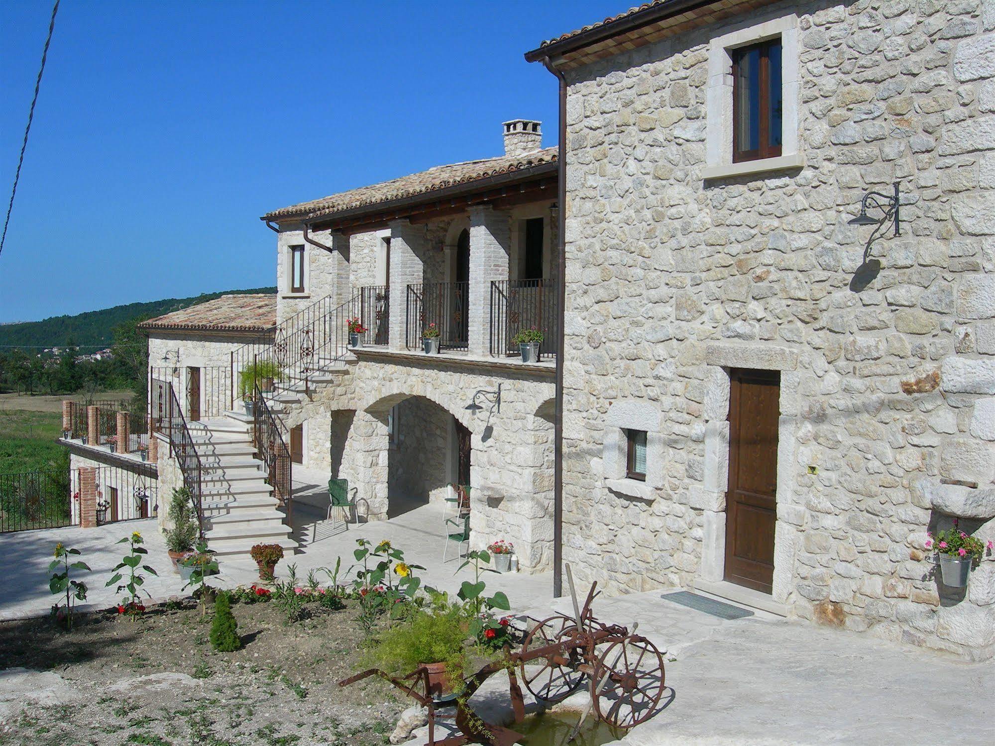 Agriturismo Borgo San Martino Villa Abbateggio Bagian luar foto