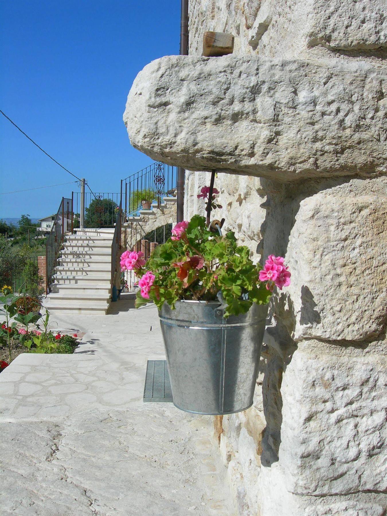 Agriturismo Borgo San Martino Villa Abbateggio Bagian luar foto